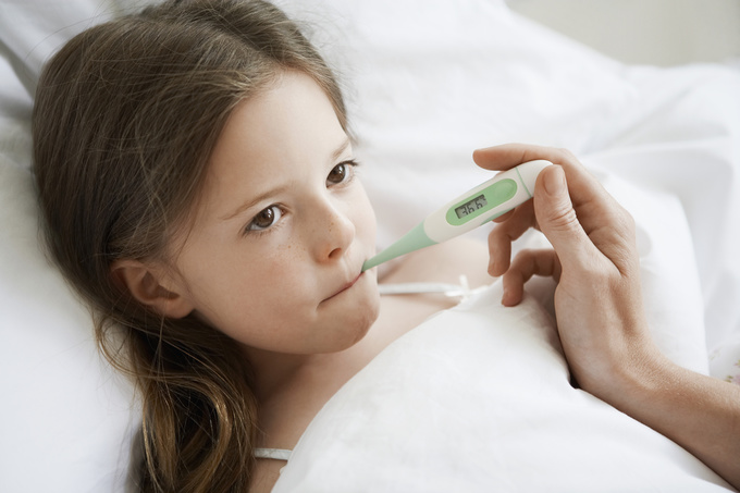Як збити температуру у дитини вдома?