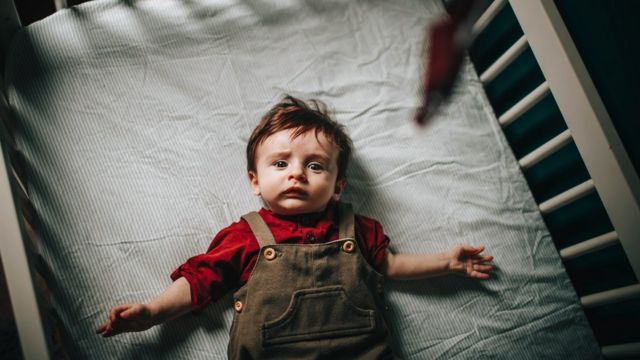 Чому дитина часто прокидається вночі?