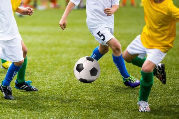 Як гра у футбол впливає на здоров'я дитини?