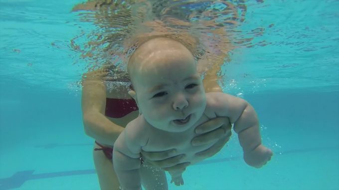 Плавання для дітей: вчимося пірнати