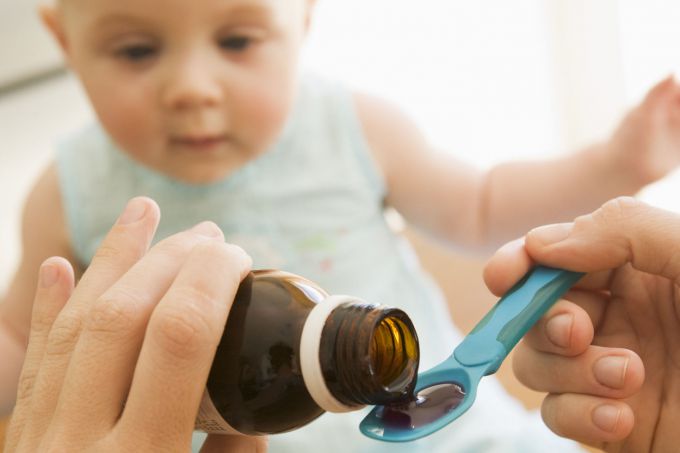 Ліки від кашлю та застуди: коли вони небезпечні для дітей